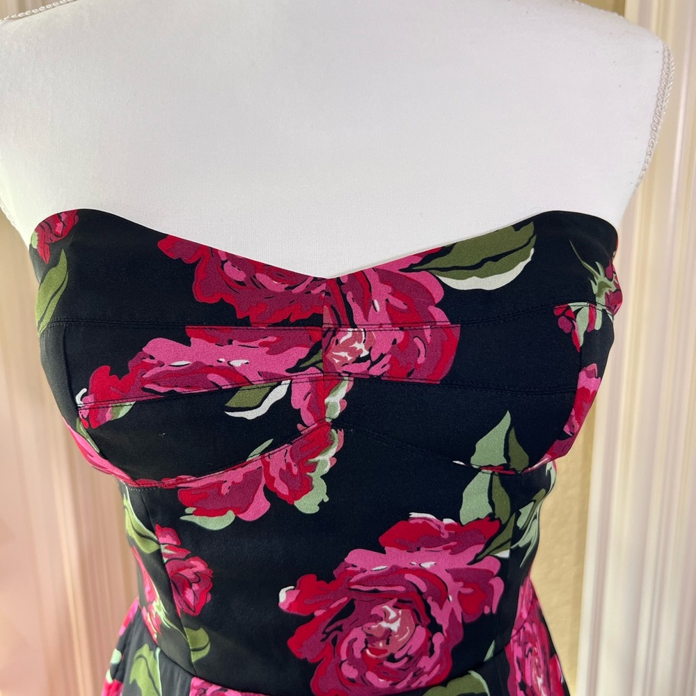 BCBGeneration Women’s Sleeveless Floral Dress - Picture 2 of 6